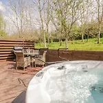 Cartmel Lodge *